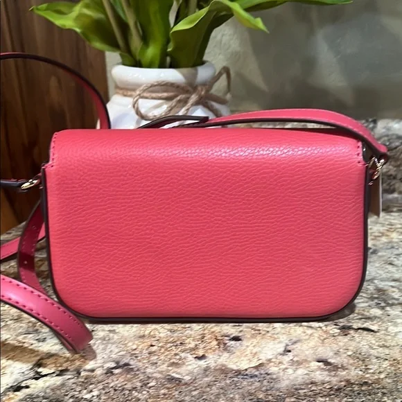 Michael Kors NWT Travel Small Grained Leather Crossbody Bag - Picture 4 of 11